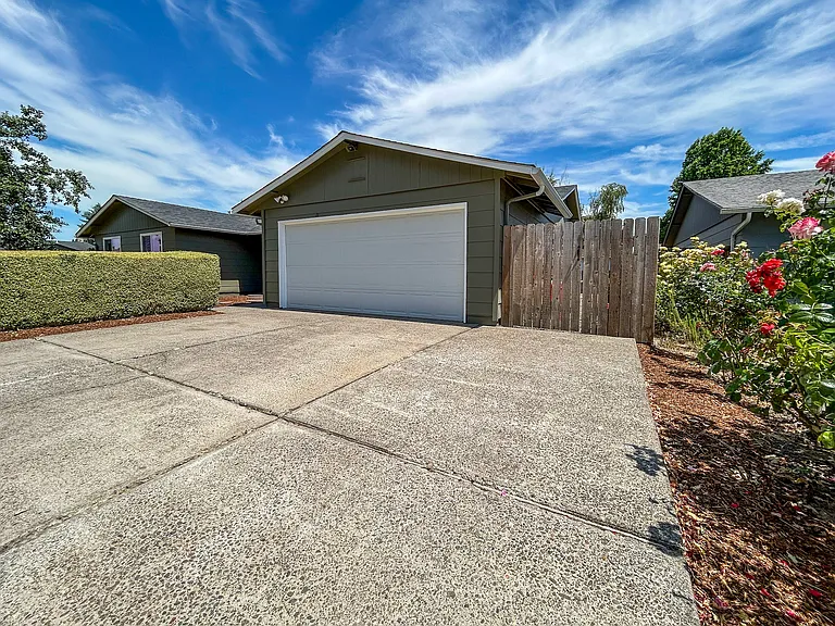 1488 Warbler Dr SE — Photo 2