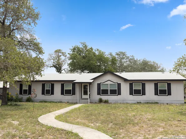 2299 county road 770, Natalia, TX 78059