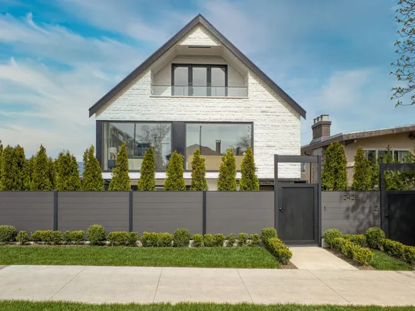 2425 Kitchener St #1, Vancouver, BC V5K 3C4