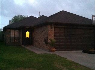 6824 Bexley St, Groves, TX 77619