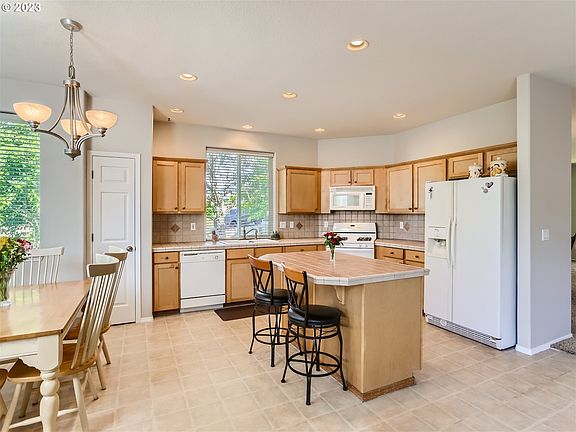 5th image of 14094 SW Viewpoint Ct