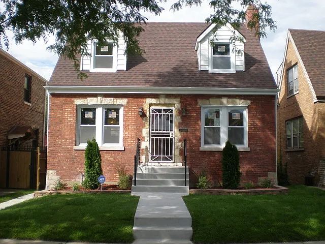 12120 S Perry Ave photo 1