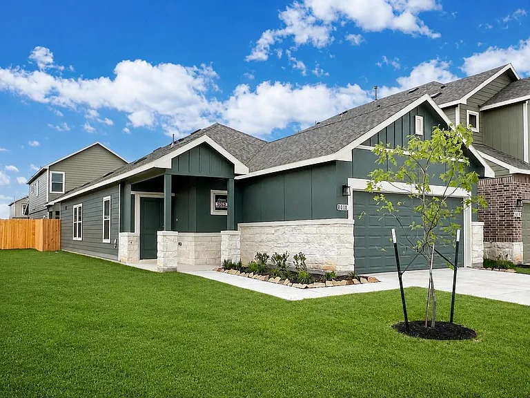 8018 Fijian Cypress Dr — Photo 6