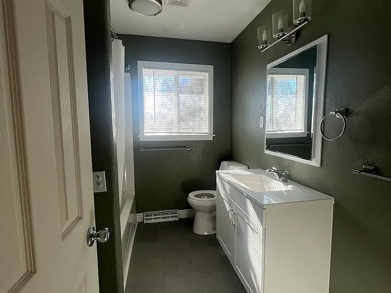 2214 Florence St — Photo 10