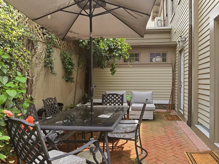 92 Pelham St #1 — Photo 26