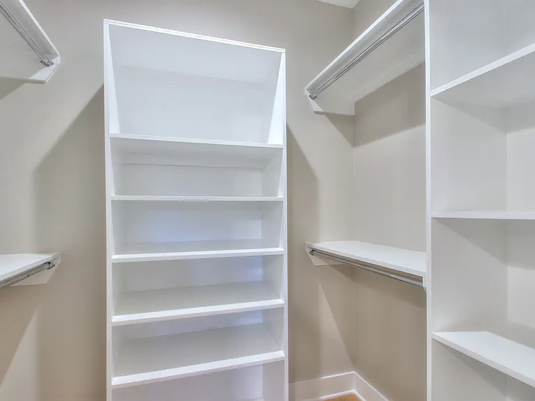 921 Spain Ave — Photo 24