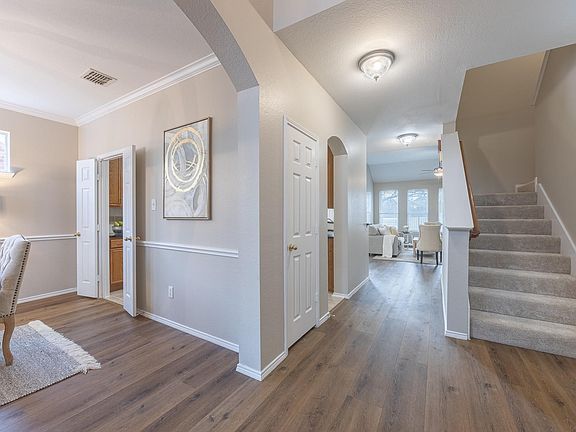 3rd image of 9618 Glenshee Dr