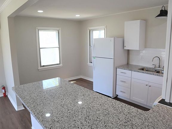 3rd image of 1317 Josephine St