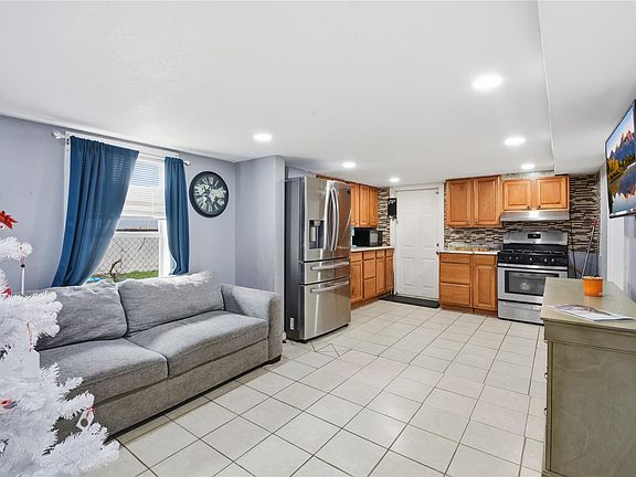 5th image of 4218 Avenue S