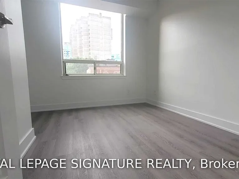 633 Bay St #419 — Photo 16