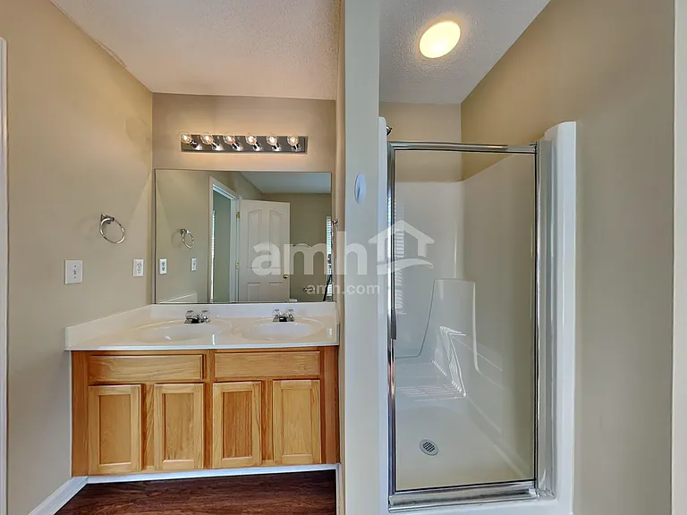 720 Waterbrook Ln — Photo 13