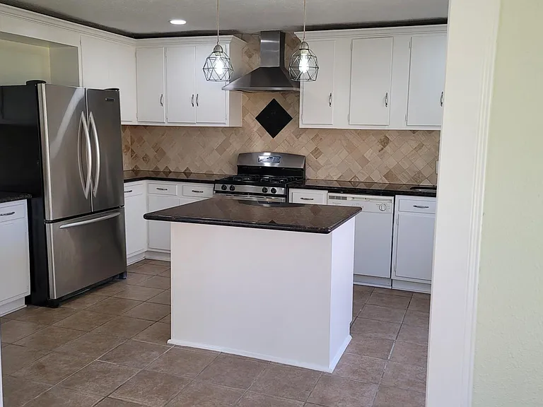 2303 Haldane Dr — Photo 3