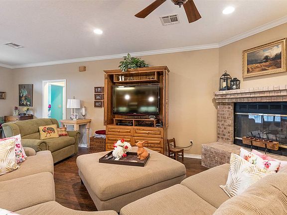 5th image of 118 Woodlawn Dr