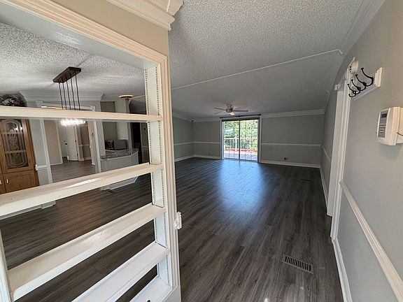 2nd image of 207 Big Tree Dr