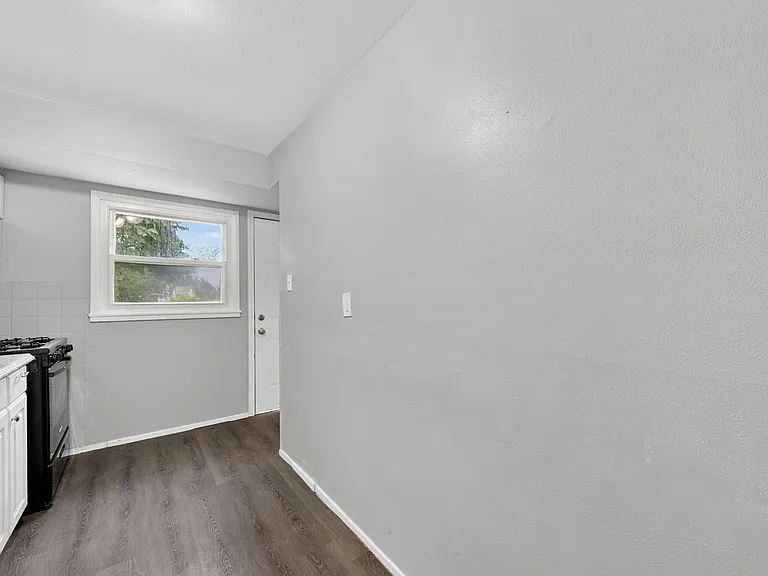 416 Crawford Rd — Photo 13