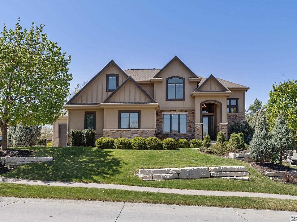 1st image of 3334 S 188th Ave
