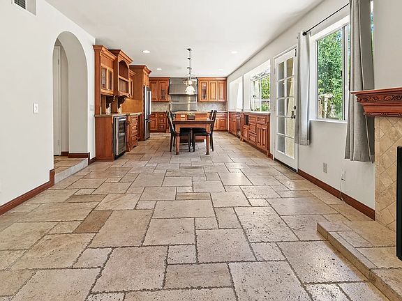 5th image of 29346 Castle Rd