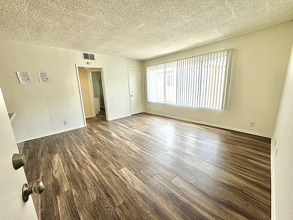 3rd image of 4547 Colbath Ave APT 207