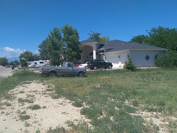 5th image of 437 W Fairway Dr