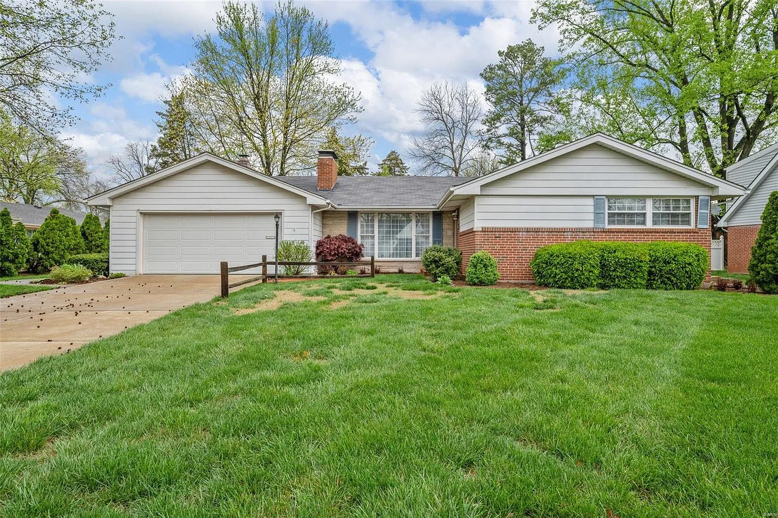 243 Worthing Dr photo 1