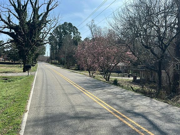 4th image of 1737 Cherry Ave