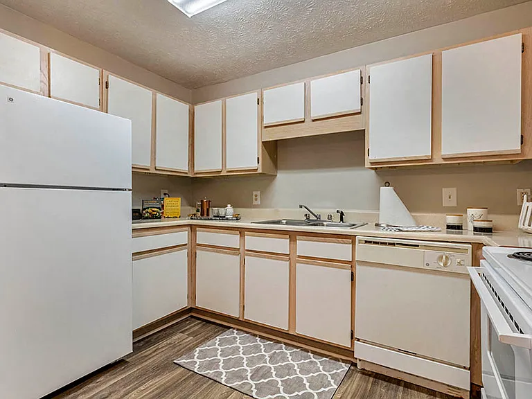 Ridgeland Place Apartment Homes — Photo 5