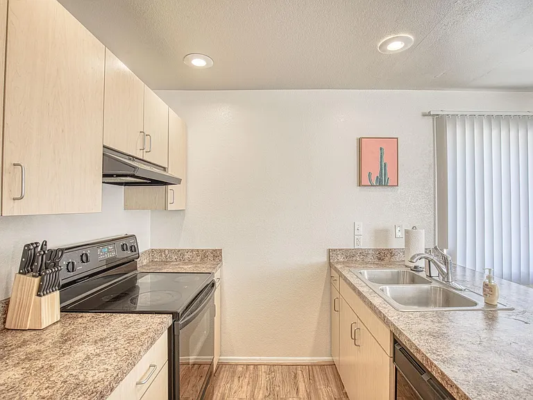 1833 E Water St #2 — Photo 13