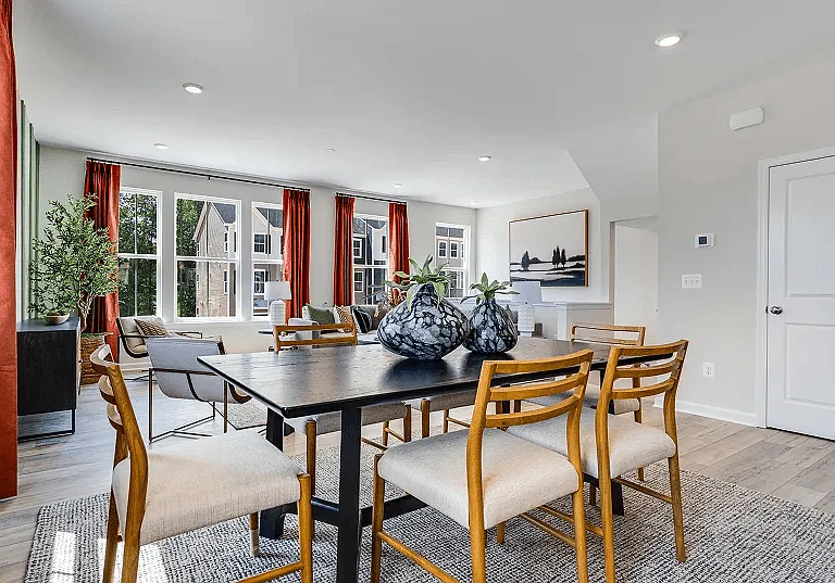 8745 Whitman Dr — Photo 4