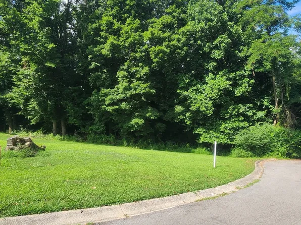 907 Douglas Ln, Clarksville, TN 37043