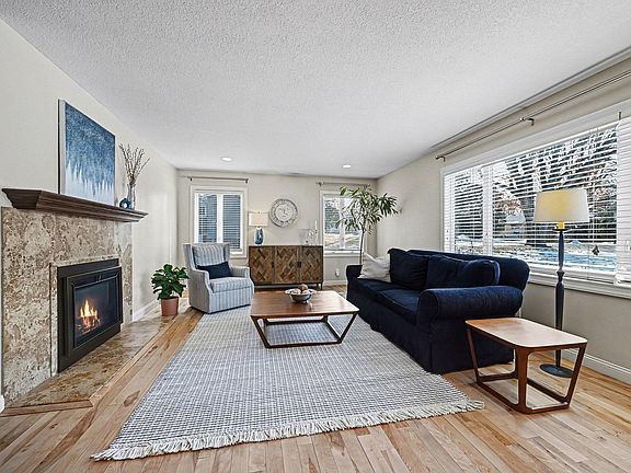 3rd image of 4713 Fairhills Rd W