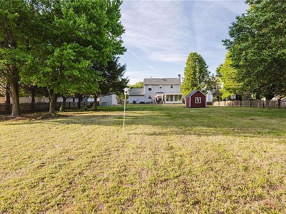 5th image of 1270 Birch Hill Dr