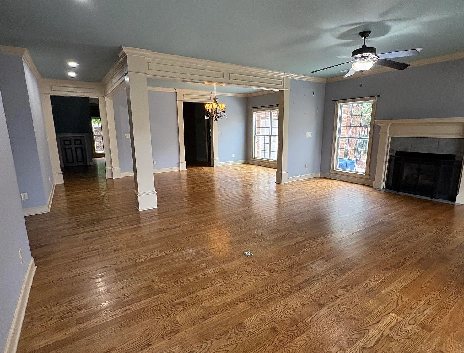 4 bed, 3.0 bath, 2740 sqft, $2,400 — Photo 3