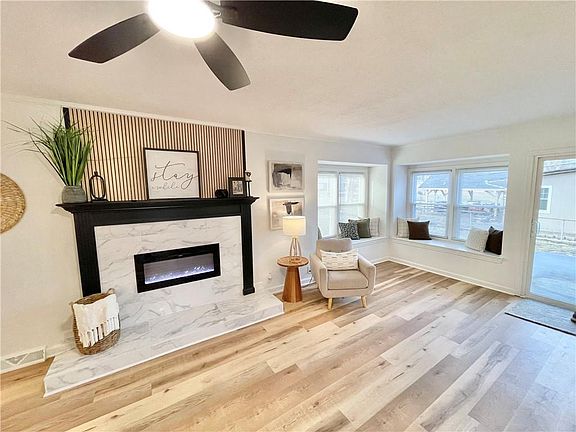 3rd image of 6012 N Michigan Ave