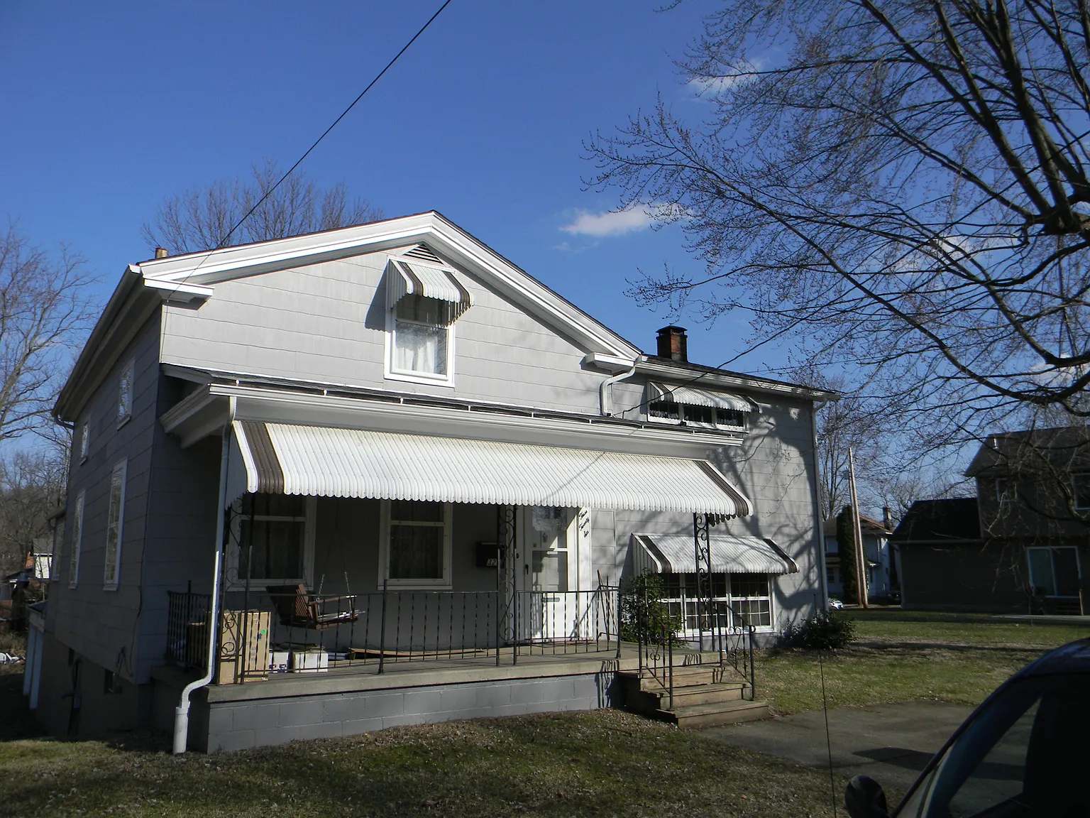 326 8th St SE photo 1