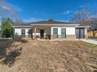 413 Stewart St, Lindale, TX 75771