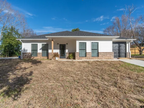 413 Stewart St, Lindale, TX 75771