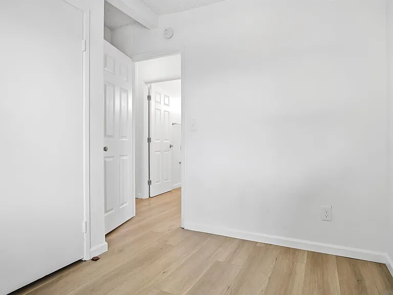 5436 Imperial Ave #3 — Photo 11