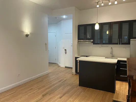 Rented by Compass | media 9