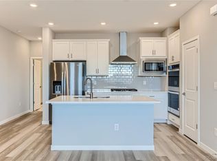 320 N Geneva St, Aurora, CO 80010