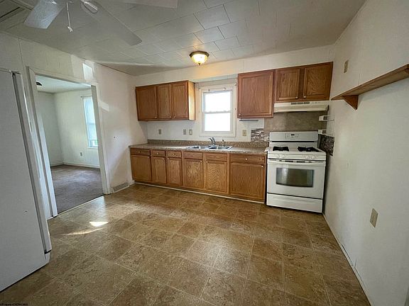 4th image of 807 Indiana Ave