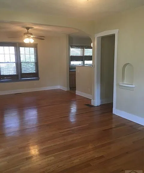 521 Brown Ave — Photo 5