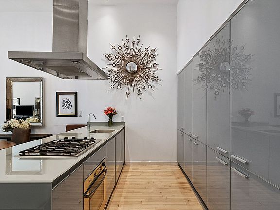 4th image of 420 W 25th St APT 1E