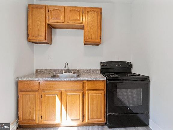 4th image of 410 N 53rd St Floor 2