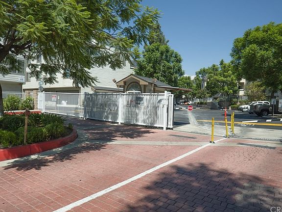 3rd image of 11150 Glenoaks Blvd Unit 56