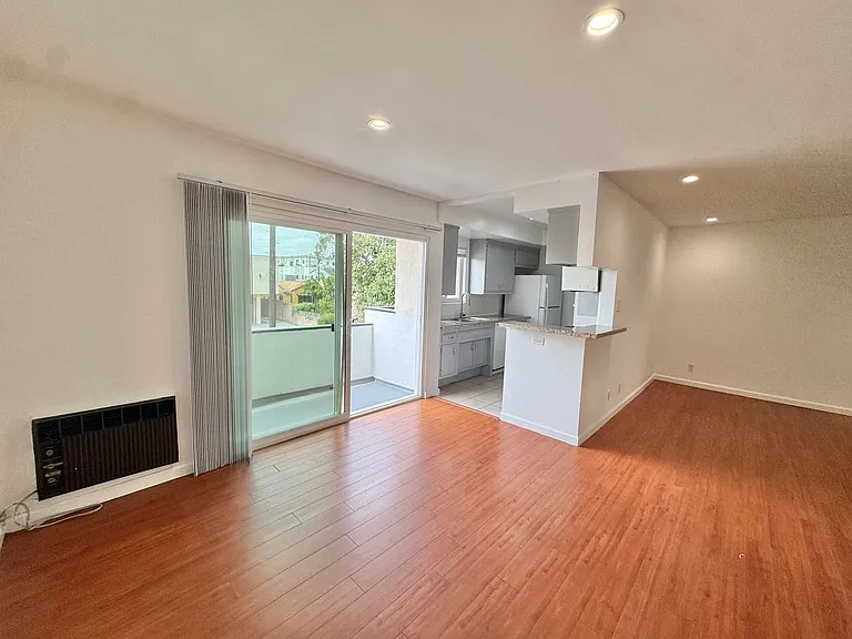 8555 Saturn St — Photo 10