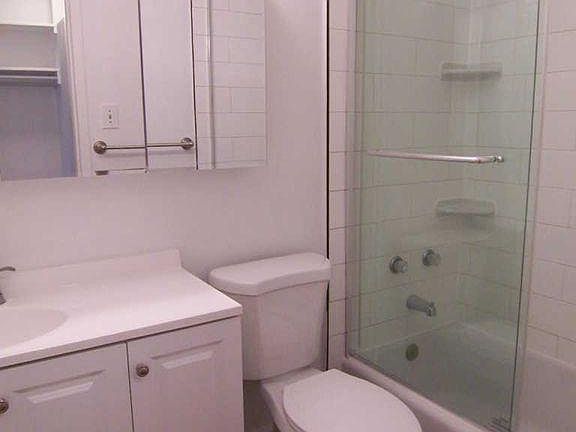 5th image of 1011 Arlington Blvd APT 833