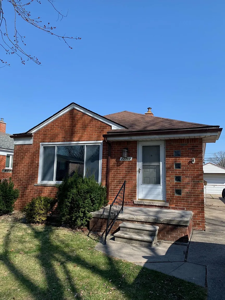 22717 Alger St photo 1