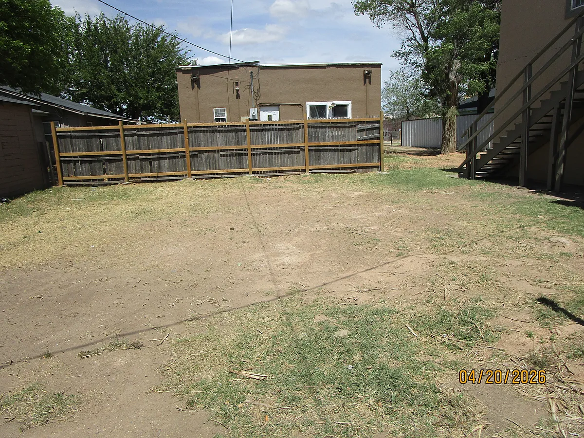 Building Photo - 111 W Grand St #B