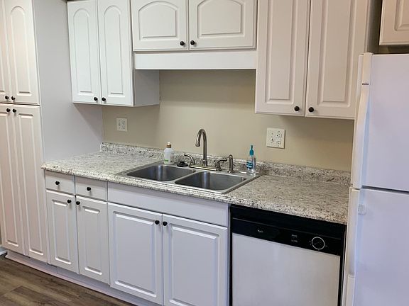 3rd image of 1580 Us Highway 19 S APT 36