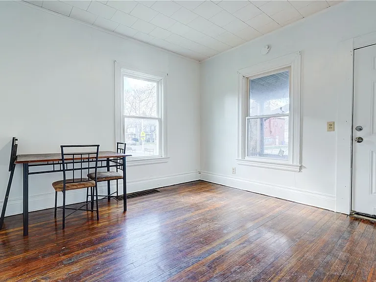 459 Parsells Ave — Photo 7